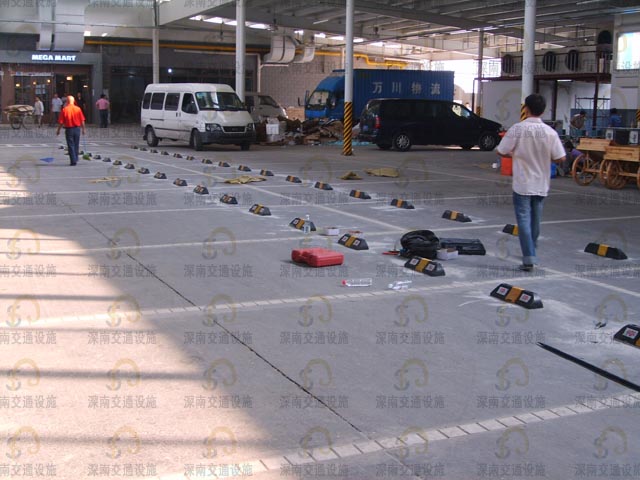 �𽺳��ֶ�λ��_�����賵��